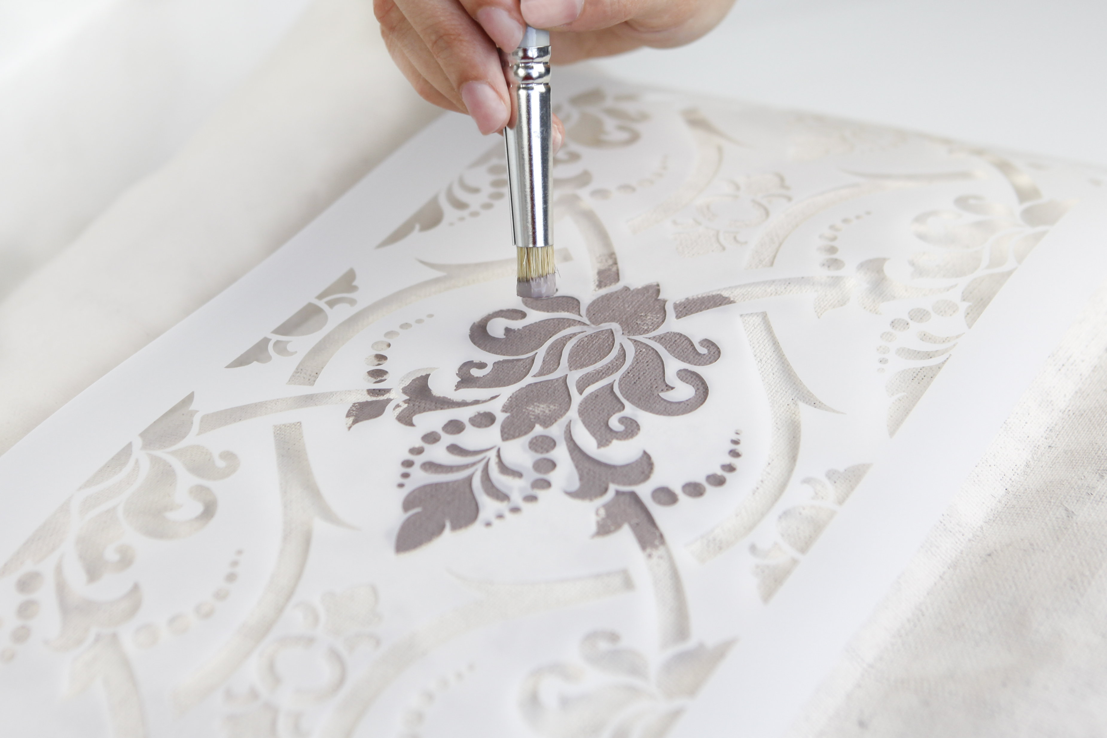 fleur-wallpaper-collection-braided-damask-stencil-18-50-cm image 4