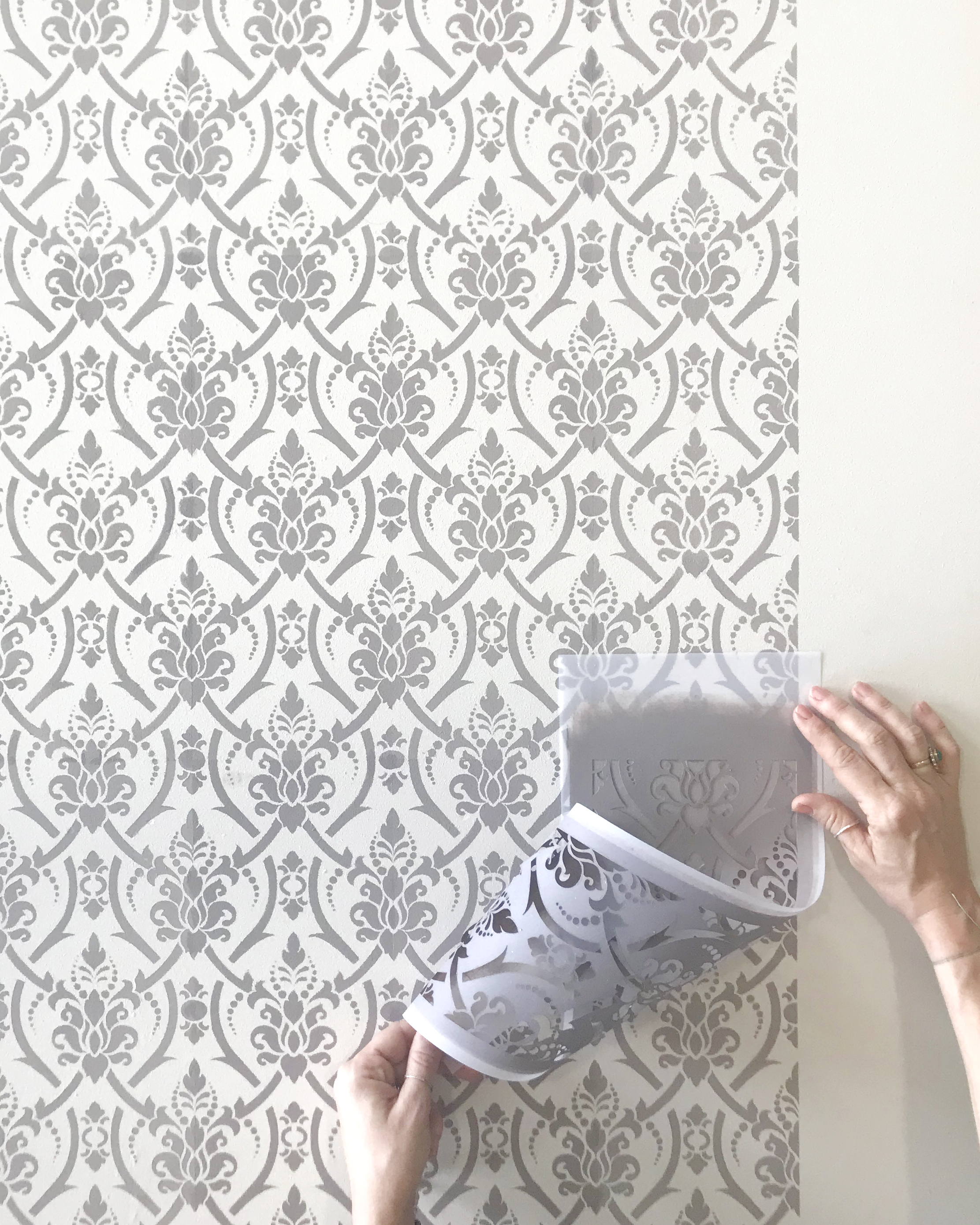 fleur-wallpaper-collection-braided-damask-stencil-18-50-cm image 2