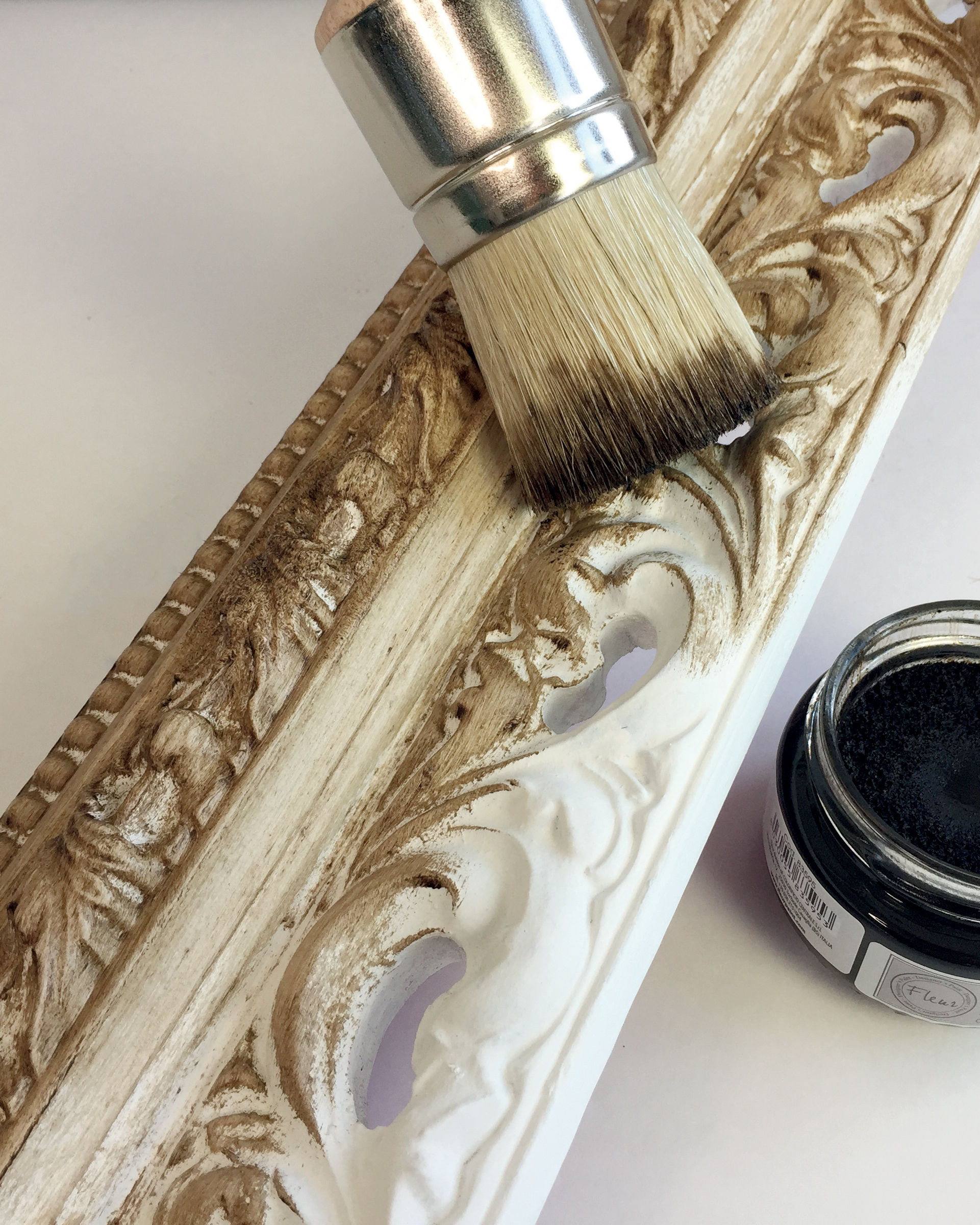 fleur-varnishes-and-waxes-cera-anticante-antikwachs image 2