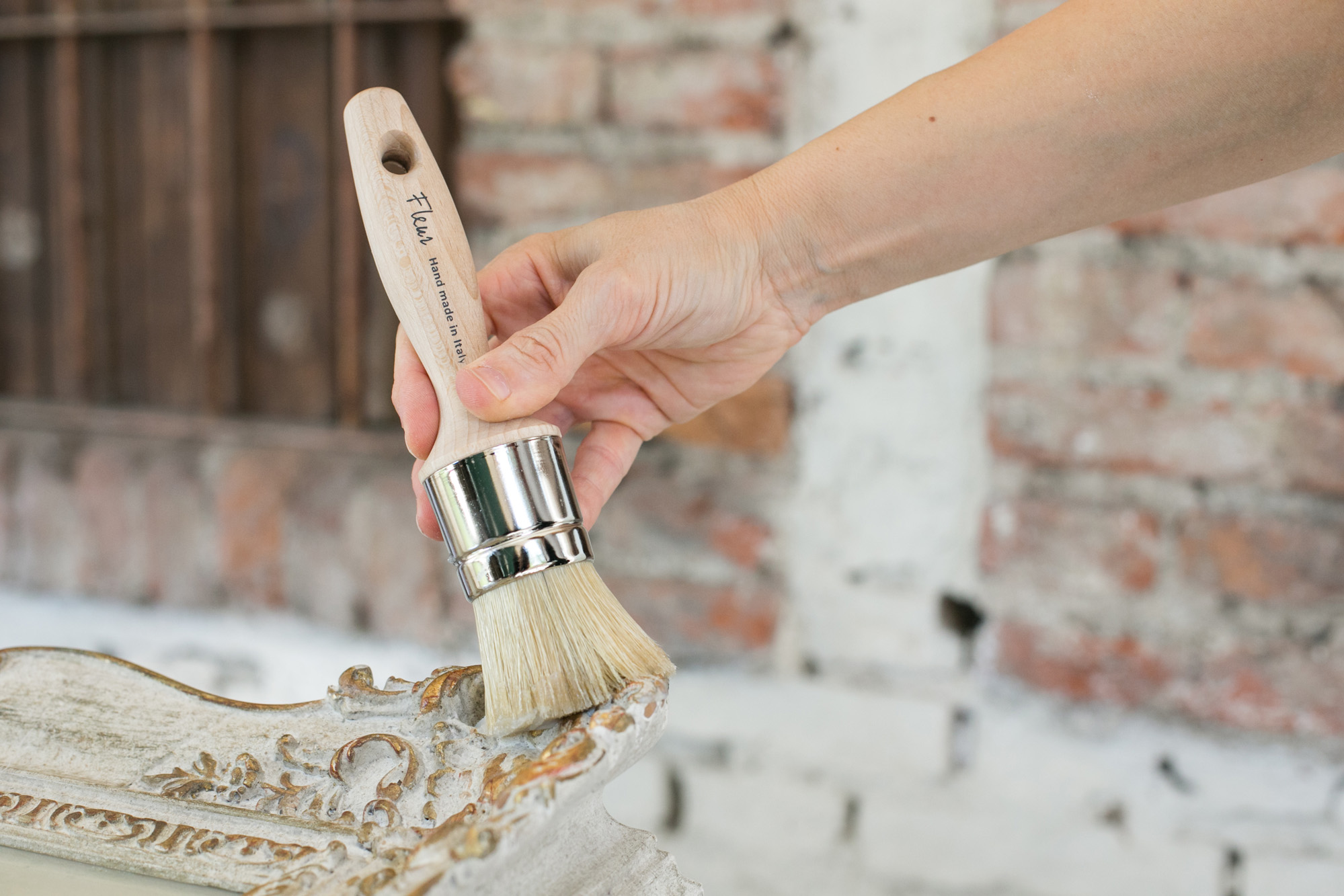 fleur-varnishes-and-waxes-m-belwachs-auf-wasserbasis-satiniert image 3