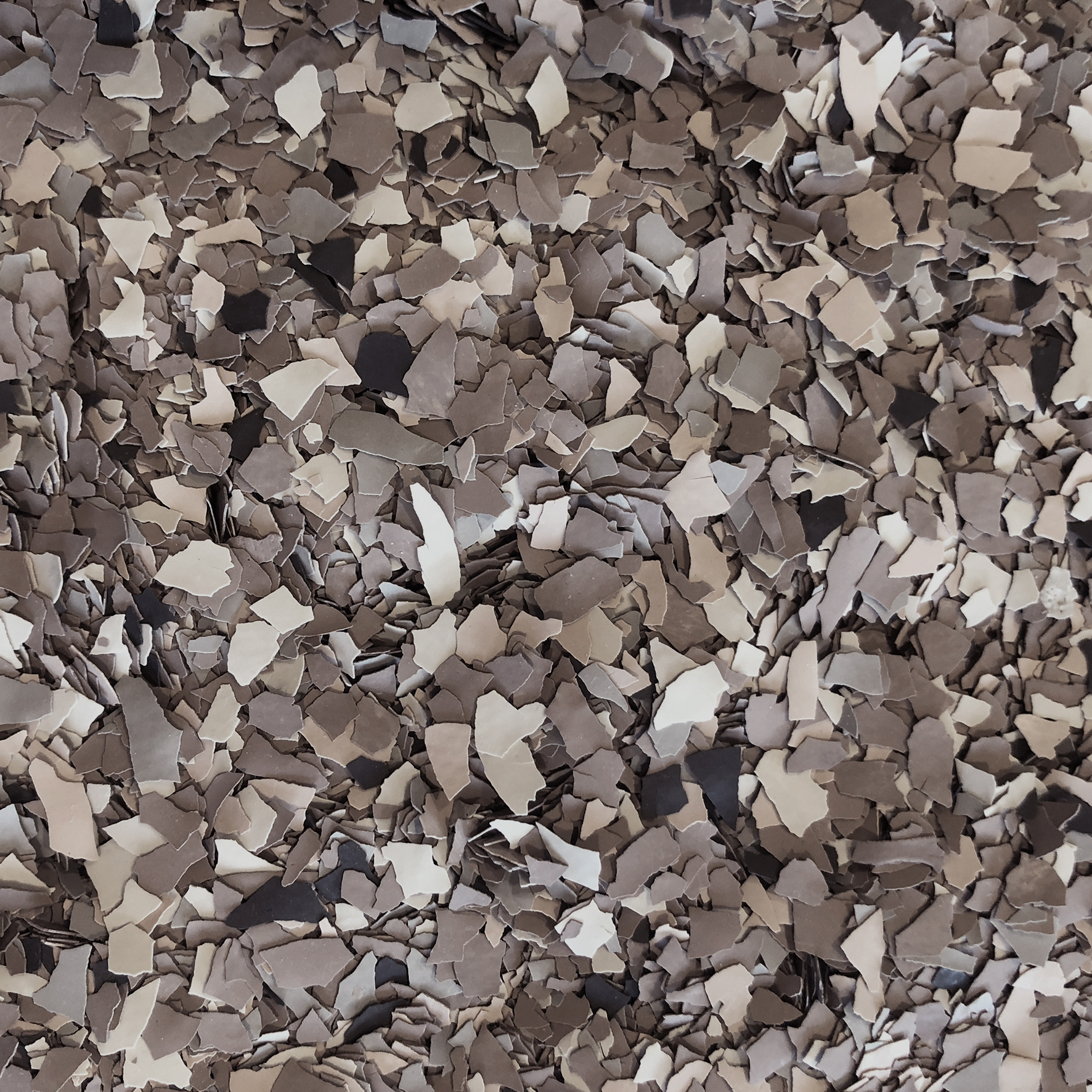 fleur-flakes-bronzite-brown-terrazzo-chips-braun image 1